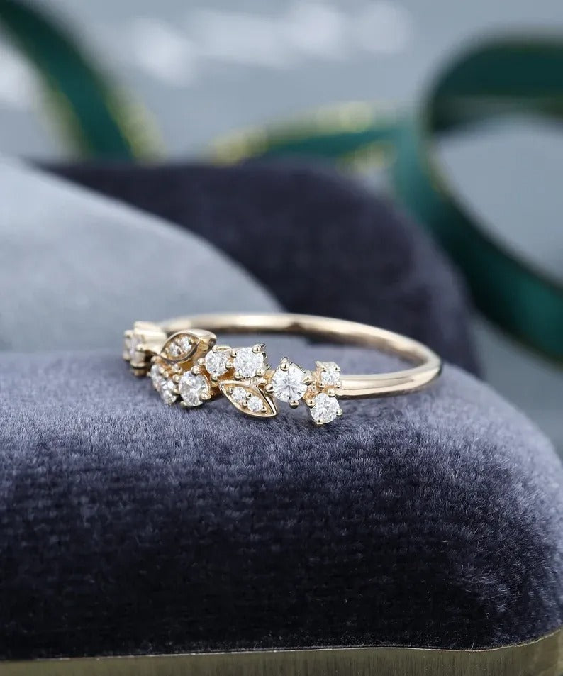 0.31 Ct Lab Grown Round Diamond 14k White Gold E-F Color VVS1 VS1 IGI Certified Single Band