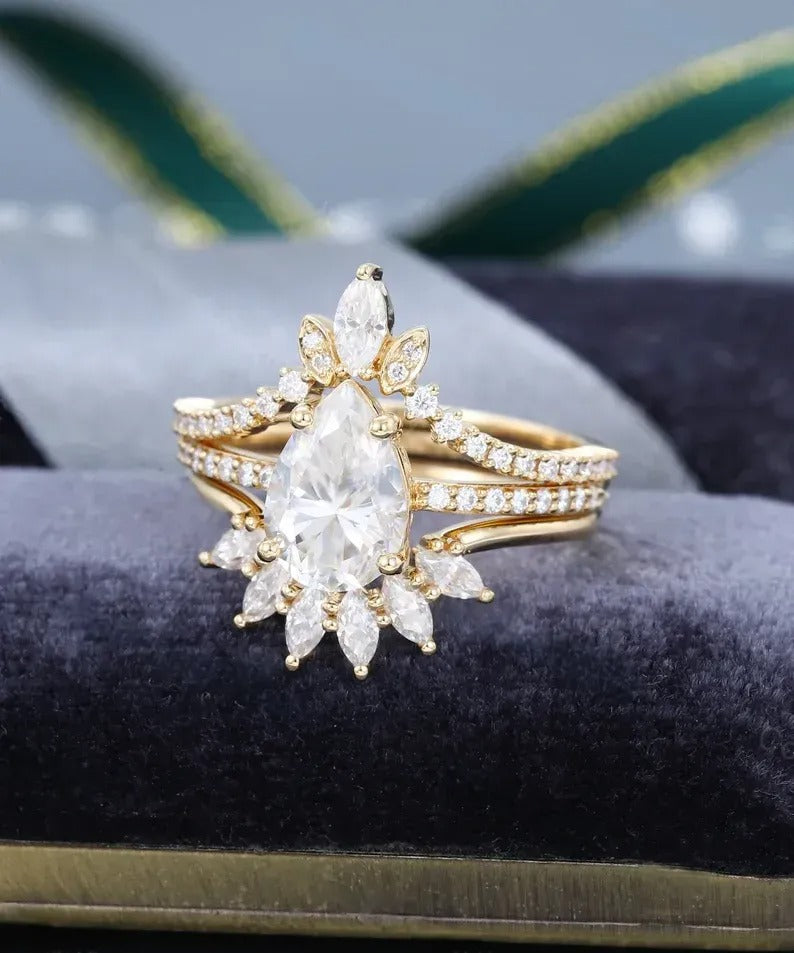 2.70 Ct Lab Grown Pear Diamond 14k Yellow Gold E-F Color VVS1 VS1 IGI Certified Ring With Double Bend