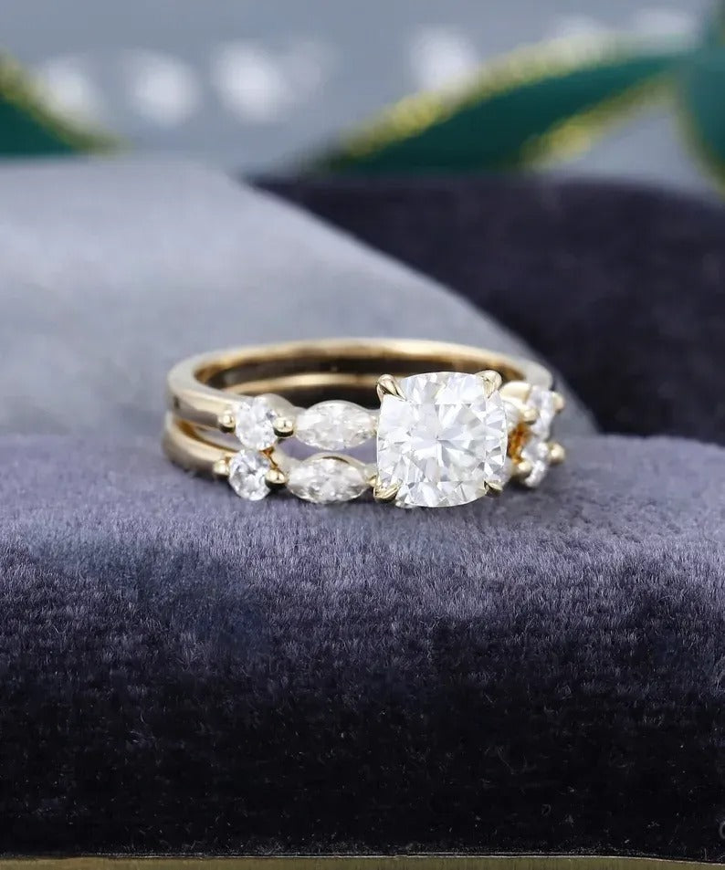 1.44 Ct Lab Grown Cushion Diamond 14k Yellow Gold Ring E-F Color VVS1 VS1 VS1 IGI Certified With Band
