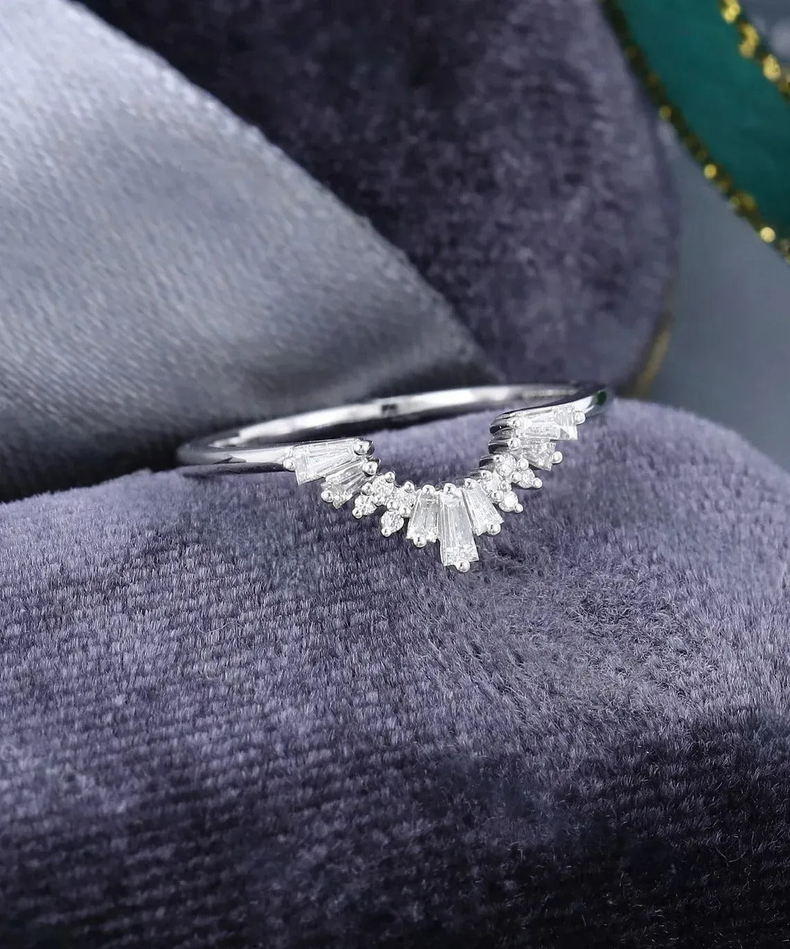 0.45 Ct Lab Grown Round & Baguette Diamond 14k White Gold E-F Color VVS1 VS1 IGI Certified Single Band