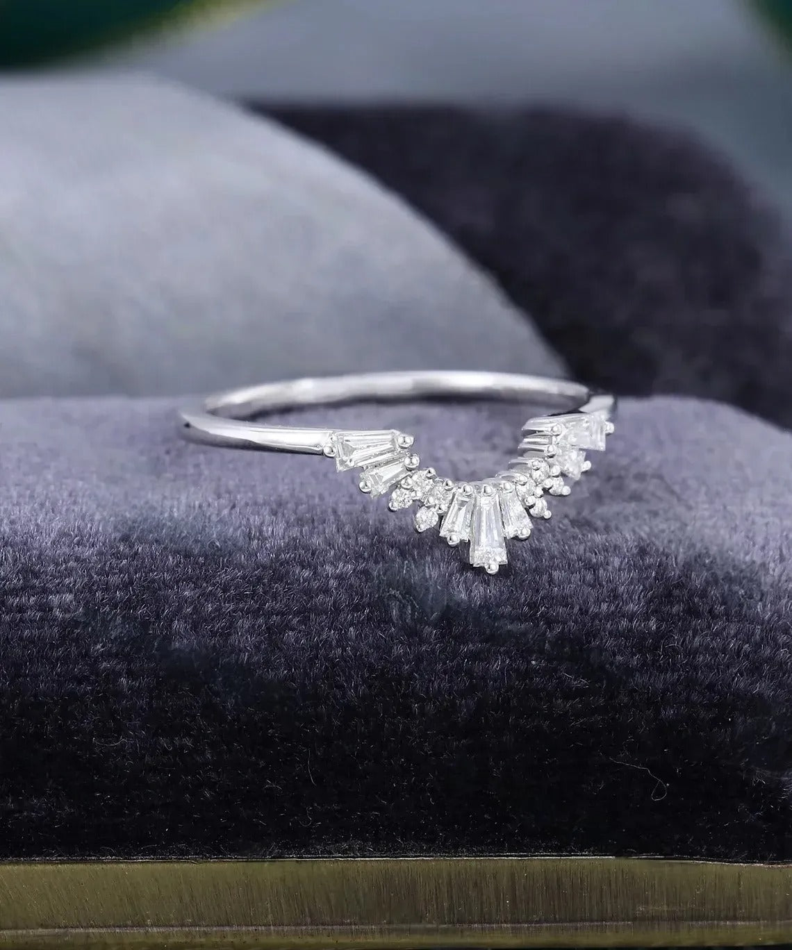 0.45 Ct Lab Grown Round & Baguette Diamond 14k White Gold E-F Color VVS1 VS1 IGI Certified Single Band