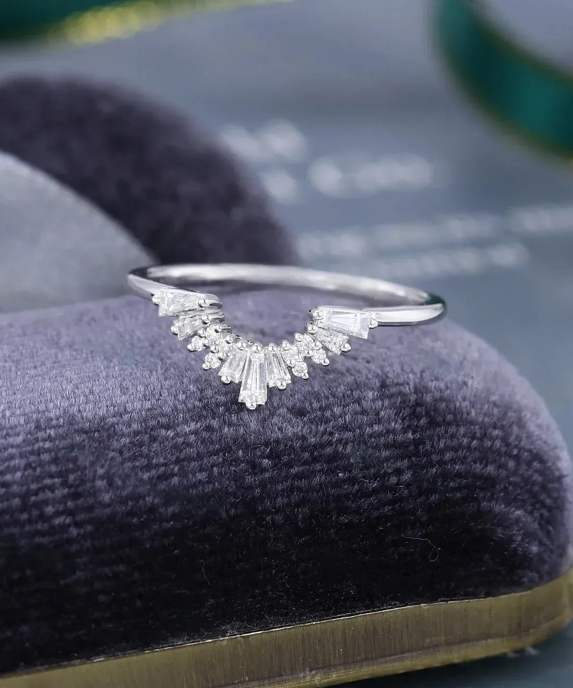 0.45 Ct Lab Grown Round & Baguette Diamond 14k White Gold E-F Color VVS1 VS1 IGI Certified Single Band